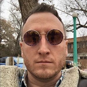 Meet your Posher, Travis